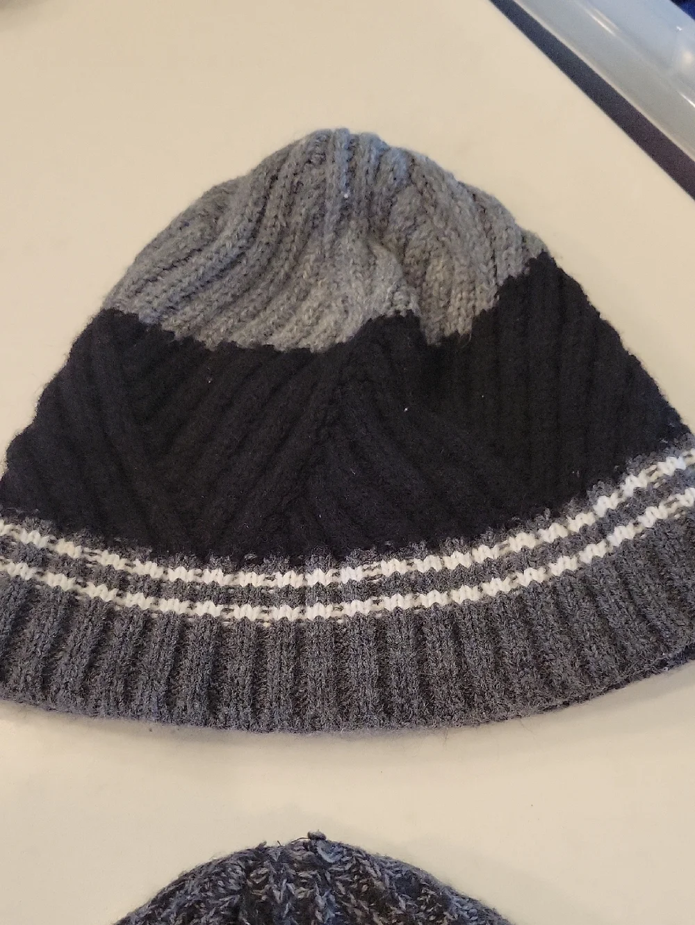Like New Mens Hat Bundle